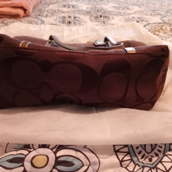 Brown signature Y2K coach tote with dust bag. - Picture 6 of 7
